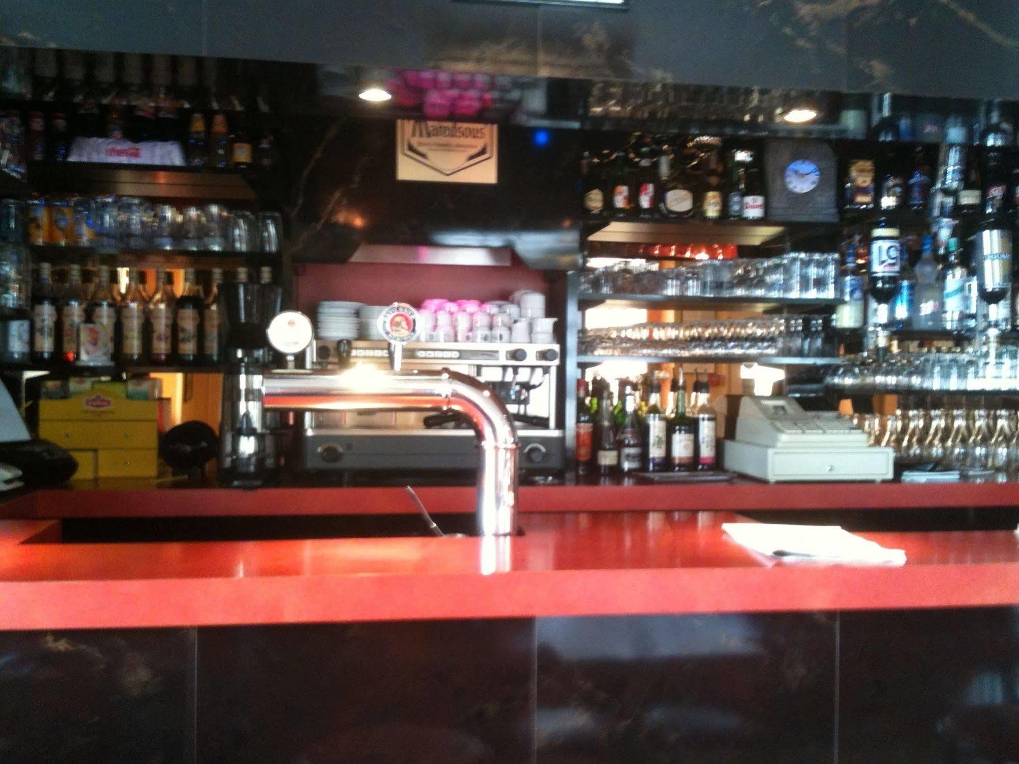 Hotel & Restaurant Hanoi Station Saint-Malo Buitenkant foto
